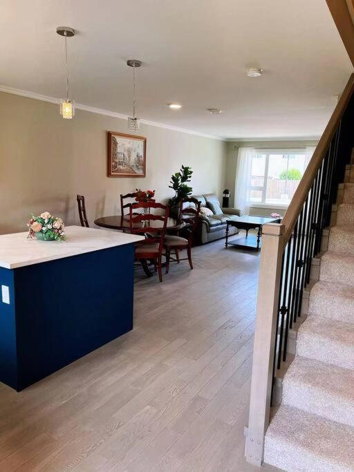 Brand New Luxury 2-Bedroom Townhouse. Duncan Kültér fotó